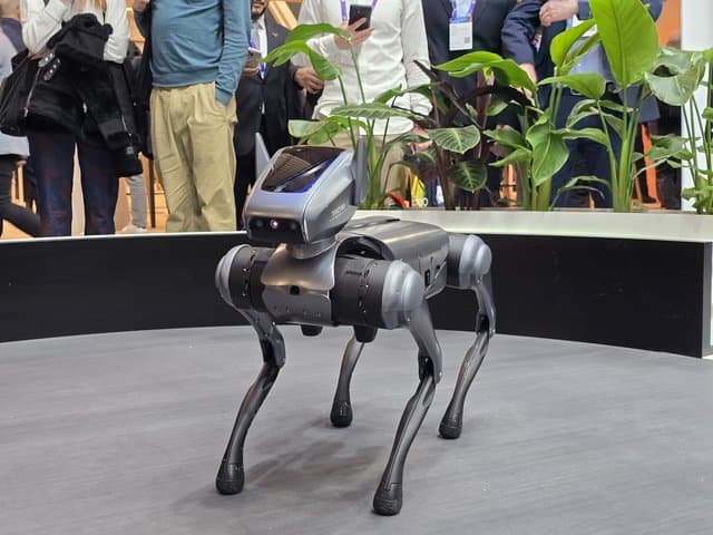 Robot, Konsol Sampai Ponsel Gulung Tecno Mejeng di MWC 2024 Robot, Konsol Sampai Ponsel Gulung Tecno Mejeng di MWC 2024