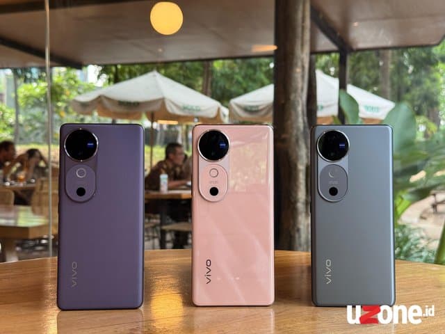 Vivo V40 dari Dekat: Lebih Mewah, Kamera Sudah Didukung Zeiss Vivo V40 dari Dekat: Lebih Mewah, Kamera Sudah Didukung Zeiss