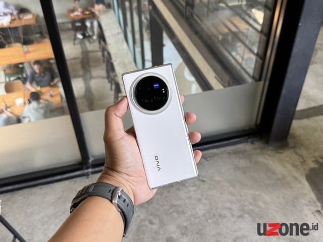 Spesialnya Vivo X Fold3 Pro: Didukung Gemini Pro, Punya Kamera Zeiss Spesialnya Vivo X Fold3 Pro: Didukung Gemini Pro, Punya Kamera Zeiss