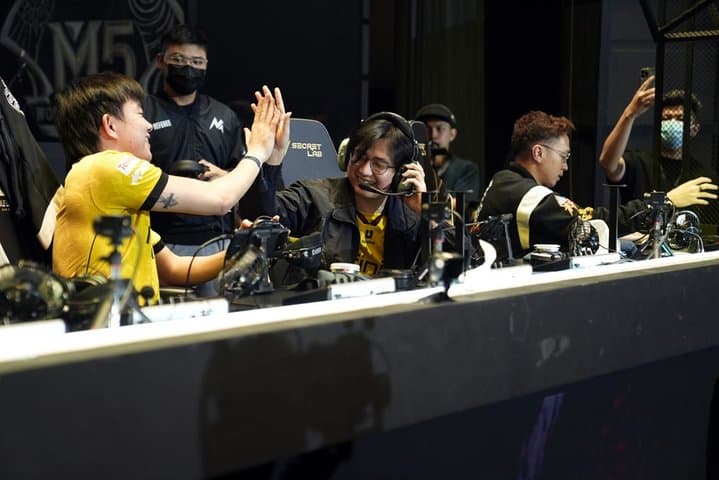 ONIC Esports Selangkah Lagi Menuju Grand Final M5 World Championship ONIC Esports Selangkah Lagi Menuju Grand Final M5 World Championship