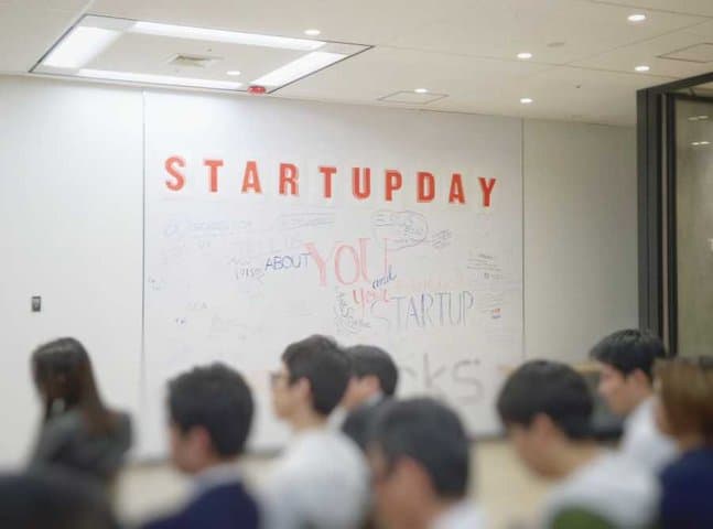 PHK Terus Terjadi, Gaji Karyawan Startup di Indonesia Ikut Dikorting PHK Terus Terjadi, Gaji Karyawan Startup di Indonesia Ikut Dikorting