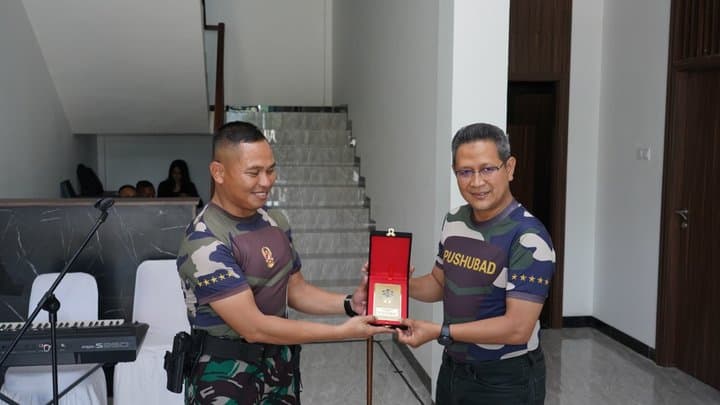 Perkuat Kerja Sama, Telkom Kunjungi Batalyon Perhubungan TNI AD Perkuat Kerja Sama, Telkom Kunjungi Batalyon Perhubungan TNI AD