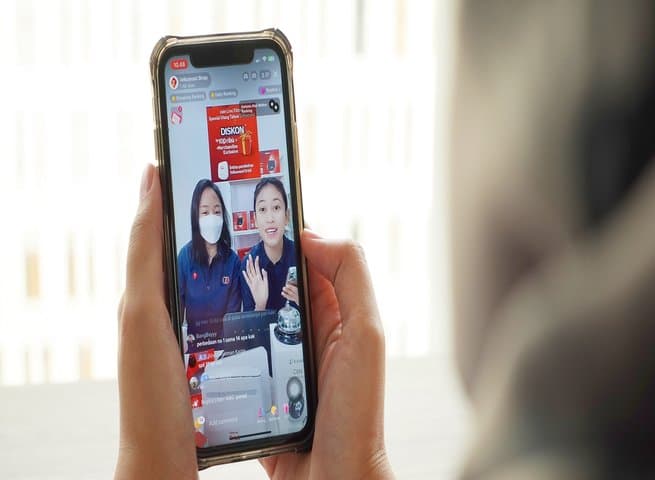 Cara Dapat Cuan Baru, Telkomsel Hadirkan TikTok Challenge buat Kreator Cara Dapat Cuan Baru, Telkomsel Hadirkan TikTok Challenge buat Kreator