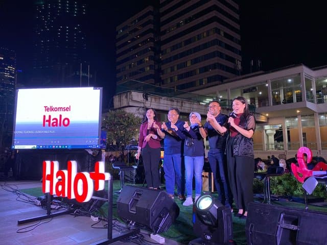 Telkomsel Halo+, Mulai 100 Ribuan Bisa Dapat Kuota Hingga 130 GB Telkomsel Halo+, Mulai 100 Ribuan Bisa Dapat Kuota Hingga 130 GB