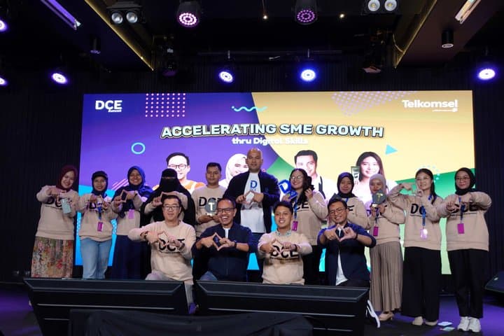 UKM Diajak Telkomsel Naik Kelas dengan Digital UKM Diajak Telkomsel Naik Kelas dengan Digital