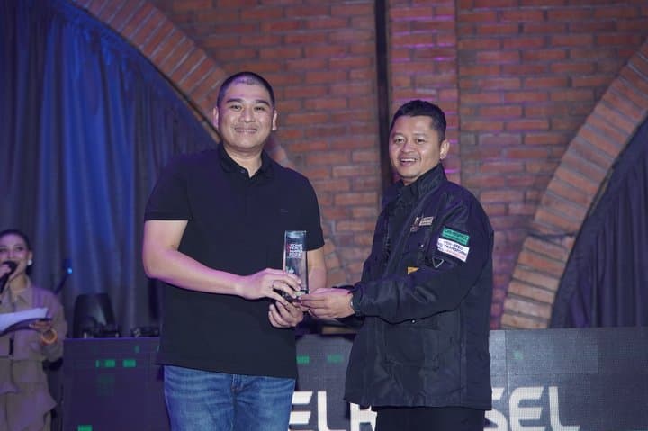 Telkomsel Sabet Best Operator Service di Uzone Choice Award 2023 Telkomsel Sabet Best Operator Service di Uzone Choice Award 2023