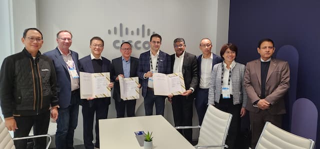 MWC 2023: Smartfren Kerja Sama dengan Cisco, Bersiap Menuju 5G