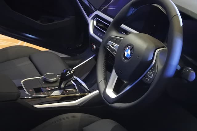 Bikin Terobosan, BMW Jual Mobil di Platform Belanja Online