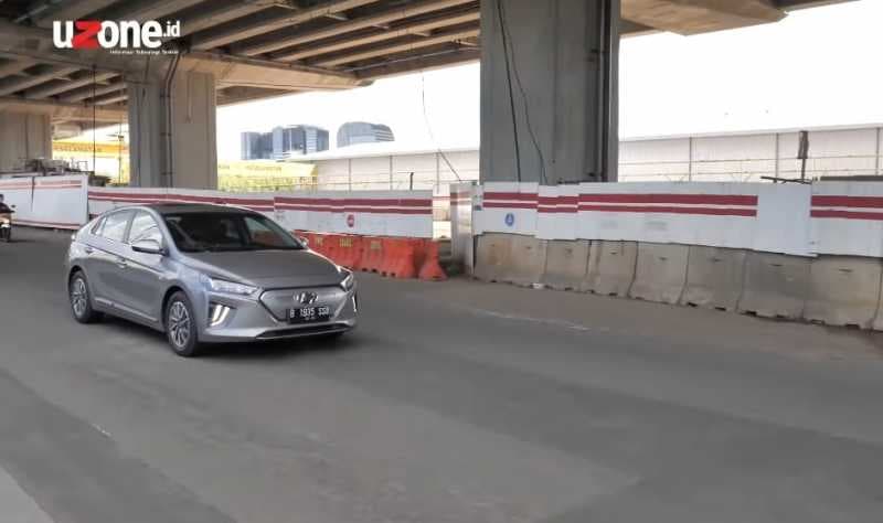 Test Drive Hyundai Ioniq, Sudah Saatnya Kita Pakai Mobil Listrik?