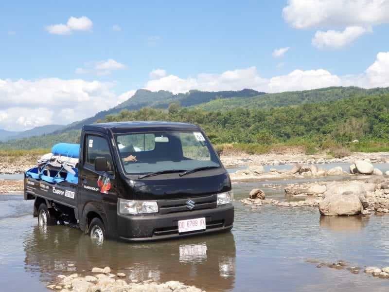 Jajal Suzuki New Carry, Libas Sungai dan Gunung Makasar
