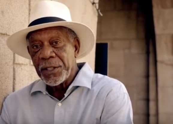 Morgan Freeman: Azan Suara Paling Menggetarkan dan Indah di Dunia