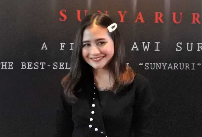 Syuting 'Danur 3: Sunyaruri', Prilly Latuconsina Disiksa Pakai Lumpur 