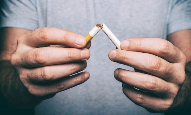 Efektif Mana, Mendadak Berhenti atau Mengurangi Rokok Secara Bertahap?