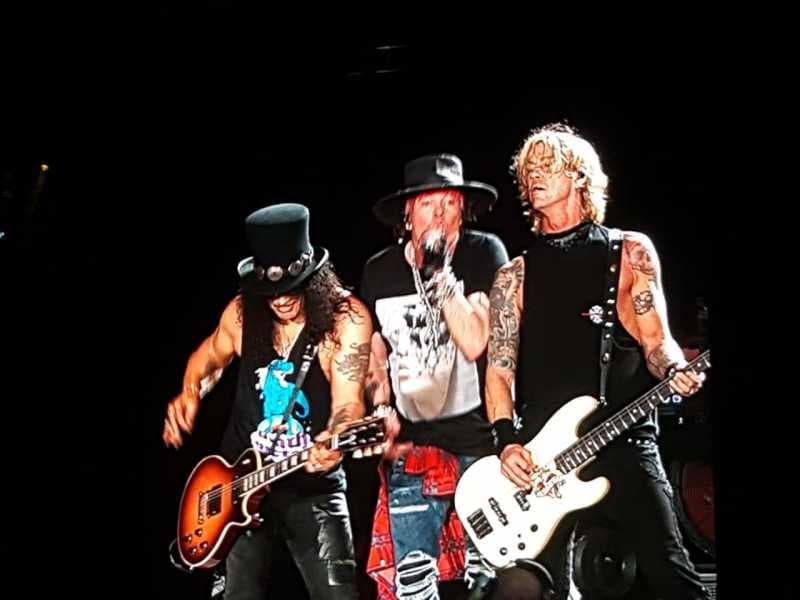 Menyaksikan Axl Rose dan Slash Menyatu dalam Guns N' Roses di SUGBK