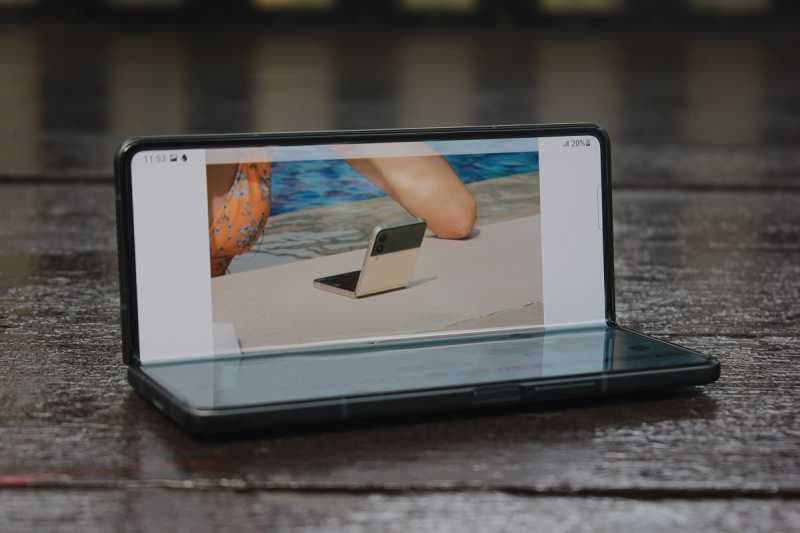 FOTO: Samsung Galaxy Z Fold3, Z Flip3, Buds2 dan Watch4