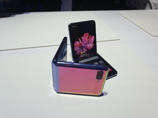 Desain Samsung Galaxy Z Flip3 Bocor, Begini Tampilannya