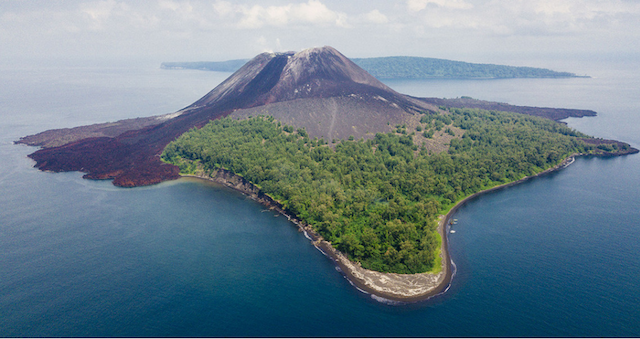 Erupsi Gunung Anak Krakatau Bikin Geger Warganet Twitter