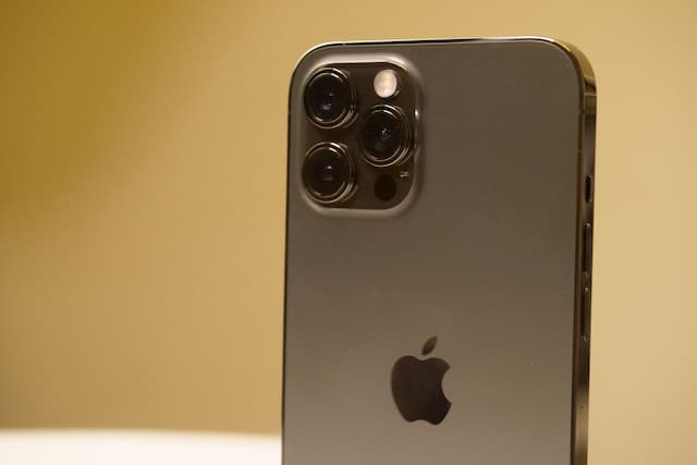  Gandeng Samsung, Apple Bekali Lensa Periskop di iPhone 13