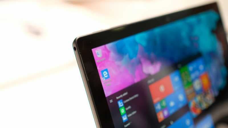Microsoft Siapkan Laptop Layar Lipat yang Bisa Dikantongin?