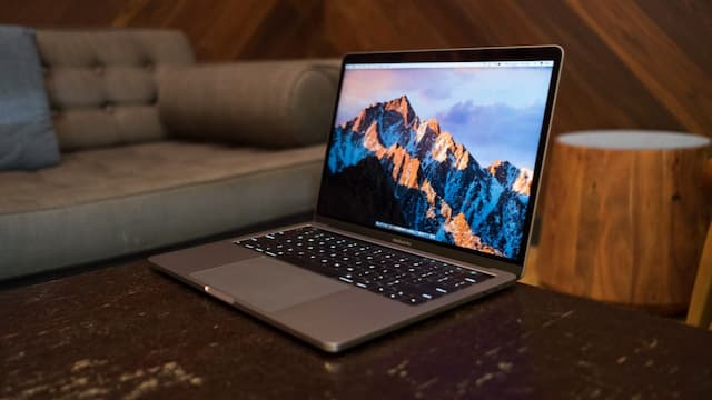 MacBook Pro Ukuran 16 Inci Dirilis September?