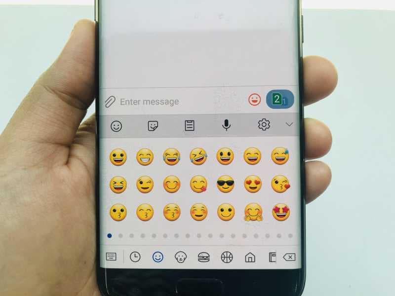 Daftar 10 Emoji yang Paling Sering Dipakai Netizen