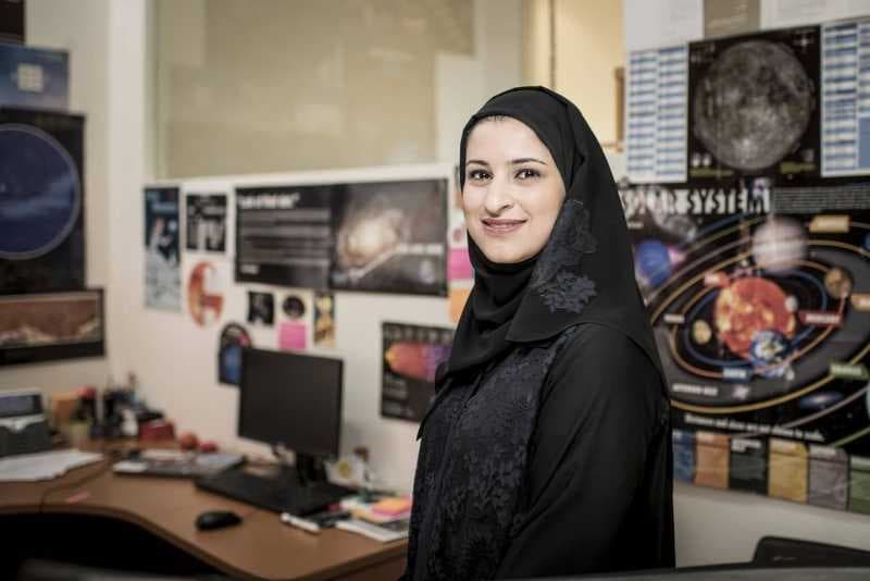 Siapa Sarah Al Amiri ? Wanita di Balik Sukses Misi UEA ke Mars