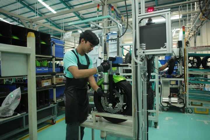 Pabrik Alva Diklaim Bisa Produksi 100 Ribu Motor Listrik per Tahun Pabrik Alva Diklaim Bisa Produksi 100 Ribu Motor Listrik per Tahun