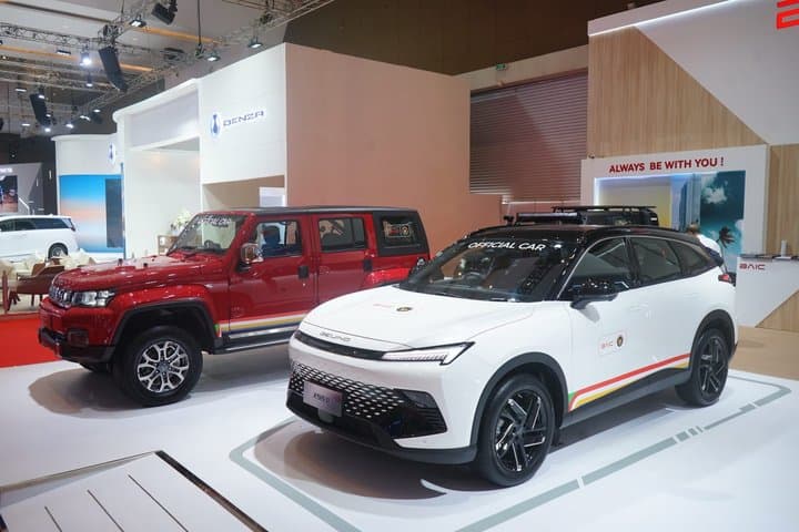 BAIC BJ40 dan X55 jadi Mobil Operasional Atlet Tim Indonesia BAIC BJ40 dan X55 jadi Mobil Operasional Atlet Tim Indonesia