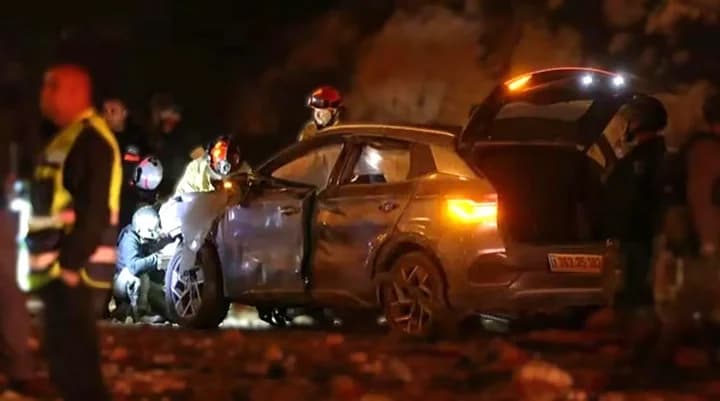 Viral BYD Atto 3 Masih Utuh Usai Terhantam Rudal Balistik di Yerusalem Viral BYD Atto 3 Masih Utuh Usai Terhantam Rudal Balistik di Yerusalem