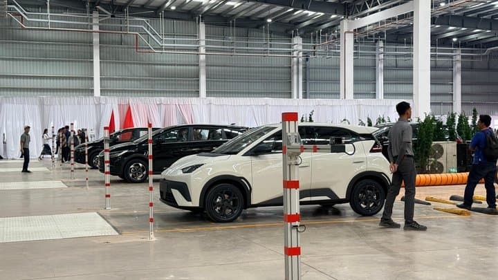 Setelah 100 Ribu Unit dalam 2 Tahun, BYD Indonesia Setop Impor Mobil Setelah 100 Ribu Unit dalam 2 Tahun, BYD Indonesia Setop Impor Mobil
