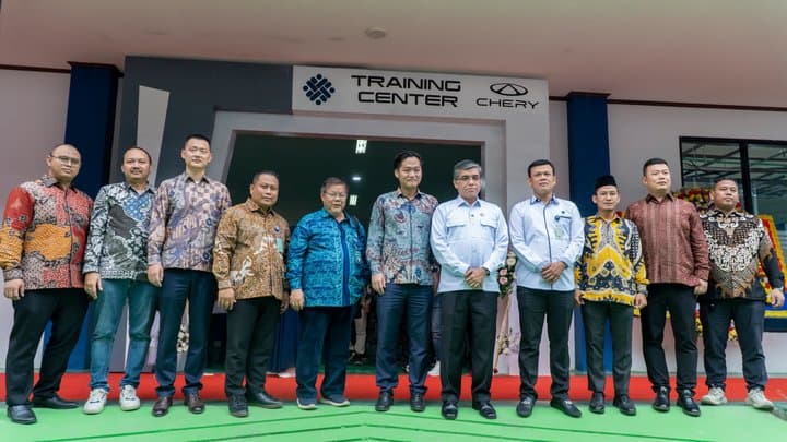 Chery Resmikan Pusat Pelatihan Teknisi Mobil Listrik di Bekasi Chery Resmikan Pusat Pelatihan Teknisi Mobil Listrik di Bekasi
