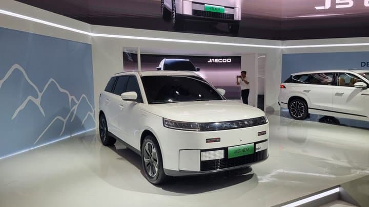 Pertama di Dunia Jaecoo J5 EV Diperkenalkan di IIMS 2025 Pertama di Dunia Jaecoo J5 EV Diperkenalkan di IIMS 2025