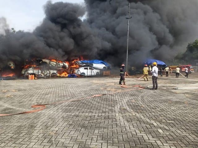 Kebakaran Hanguskan Ratusan Unit Body Chery Omoda 5 Kebakaran Hanguskan Ratusan Unit Body Chery Omoda 5