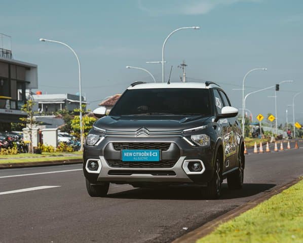 Citroen Kasih Dua Baterai untuk Pembelian Mobil Listrik E-C3 Citroen Kasih Dua Baterai untuk Pembelian Mobil Listrik E-C3
