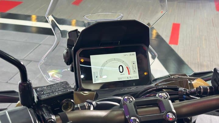 RoadSync Hadir, Bisa Gak Dipasang di Honda ADV160 Lama? RoadSync Hadir, Bisa Gak Dipasang di Honda ADV160 Lama?