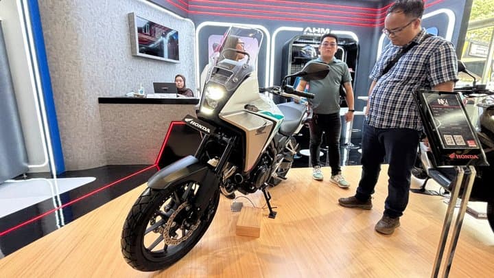 Honda NX500 Pakai E-Clutch, Apa Bedanya Sama Quickshifter dan DCT? Honda NX500 Pakai E-Clutch, Apa Bedanya Sama Quickshifter dan DCT?