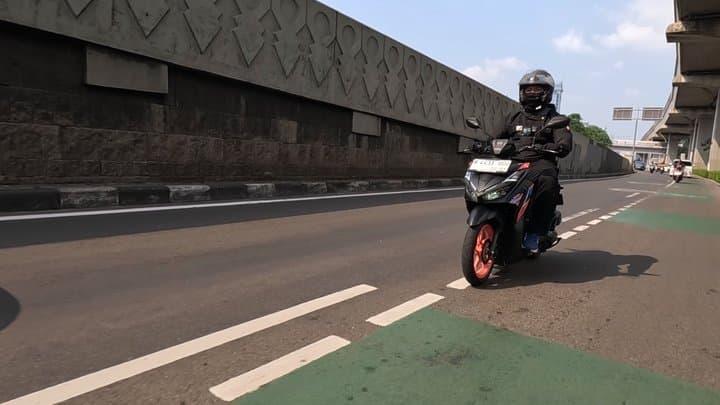 Review Honda Vario 125 Street: Rasa Masih Sama, tapi Lebih Lincah Review Honda Vario 125 Street: Rasa Masih Sama, tapi Lebih Lincah