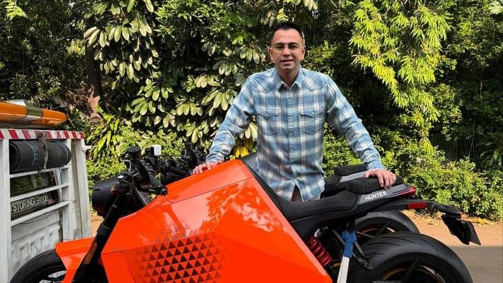 Raffi Ahmad Pamer Moge Listrik Mahal, Harganya Setara Fortuner! Raffi Ahmad Pamer Moge Listrik Mahal, Harganya Setara Fortuner!