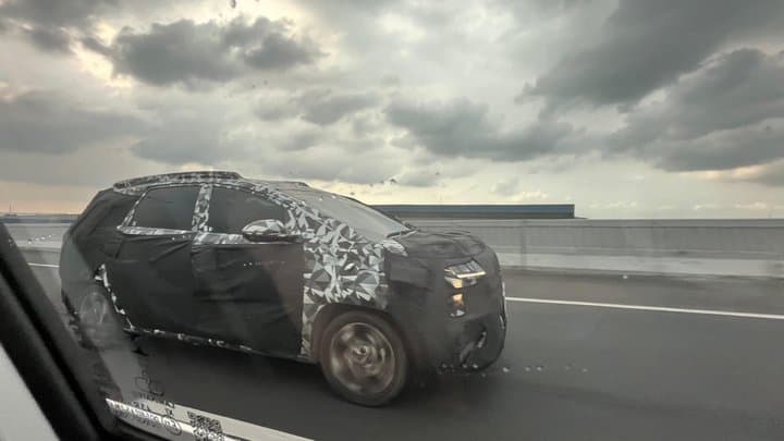 Muncul Mobil Berkamuflase di Tol MBZ, Diduga Hyundai Stargazer Terbaru Muncul Mobil Berkamuflase di Tol MBZ, Diduga Hyundai Stargazer Terbaru