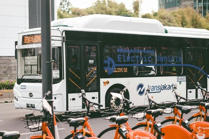 Beli Tiket TransJakarta Bisa Pakai PayLater, Simak Caranya
Beli Tiket TransJakarta Bisa Pakai PayLater, Simak Caranya