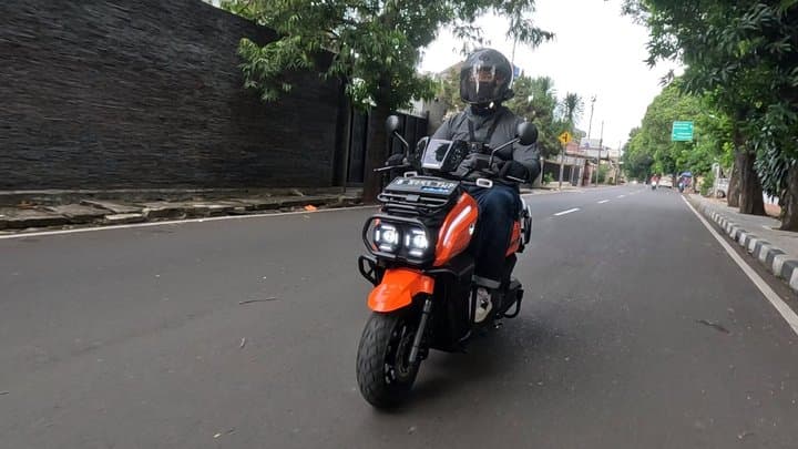 Review Indomobil eMotor Tyranno: Tampilan Unik, Banyak yang Ngelirik Review Indomobil eMotor Tyranno: Tampilan Unik, Banyak yang Ngelirik