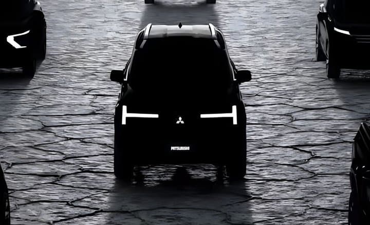 Pamer Teaser SUV, Mitsubishi Pajero Sport Generasi Baru Siap Meluncur? Pamer Teaser SUV, Mitsubishi Pajero Sport Generasi Baru Siap Meluncur?