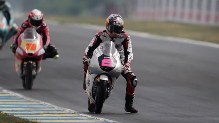 Start dari Posisi 20, Veda Ega Sukses Finis Ke-8 di Catalunya Start dari Posisi 20, Veda Ega Sukses Finis Ke-8 di Catalunya