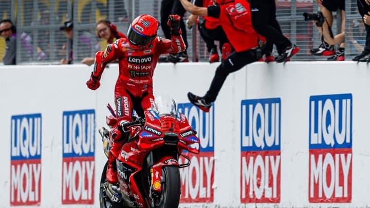 MotoGP Jerman 2025: Marc Marquez Menang, 8 Pembalap Jatuh MotoGP Jerman 2025: Marc Marquez Menang, 8 Pembalap Jatuh