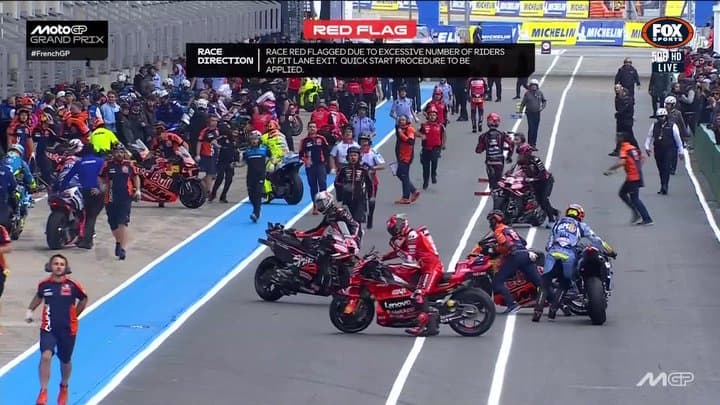 Kisruh <em>Double Long Lap Penalty</em> dan <em>Flag to Flag</em> di MotoGP Prancis Kisruh <em>Double Long Lap Penalty</em> dan <em>Flag to Flag</em> di MotoGP Prancis