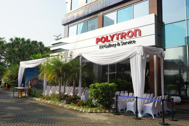 Polytron Buka Diler Mobil Pertamanya, Bareng AC Kulkas dan TV Polytron Buka Diler Mobil Pertamanya, Bareng AC Kulkas dan TV