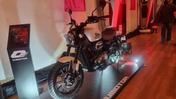 Spesifikasi QJMOTOR SRV 250 AMT, Tenaga Kecil Tapi Bisa Manual-Matic Spesifikasi QJMOTOR SRV 250 AMT, Tenaga Kecil Tapi Bisa Manual-Matic