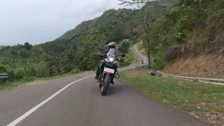 Review QJMotor Tourino 700 SX: Senyaman Apa Touring ke Ciletuh? Review QJMotor Tourino 700 SX: Senyaman Apa Touring ke Ciletuh?