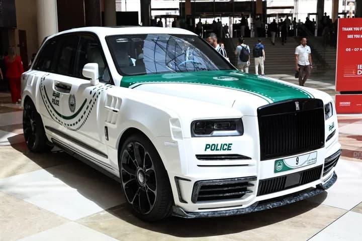 Polisi Dubai Pakai Rolls-Royce Cullinan, Siapa Berani Arogan di Jalan? Polisi Dubai Pakai Rolls-Royce Cullinan, Siapa Berani Arogan di Jalan?