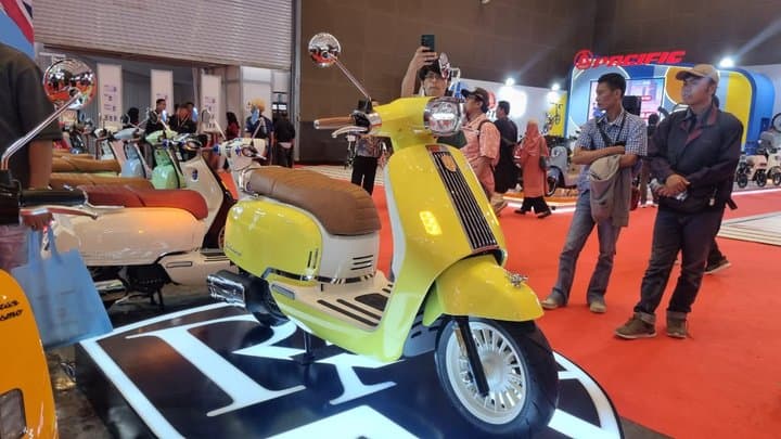 Royal Alloy GT2 Series Meluncur di IIMS 2025, Harga Hampir Rp50 Juta! Royal Alloy GT2 Series Meluncur di IIMS 2025, Harga Hampir Rp50 Juta!